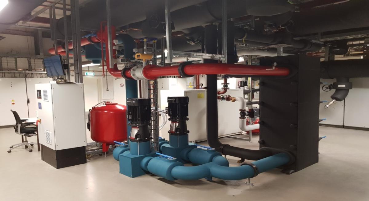 Trane® CITY RTSF Screw Compressor Heat Pumps 